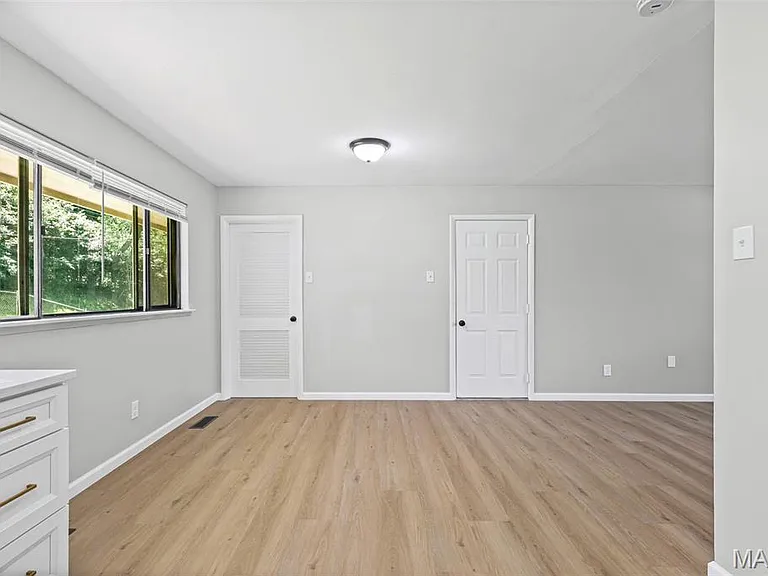 404 Spring Meadows Dr — Photo 14