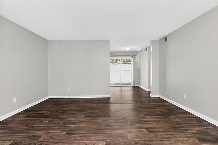 1 bed, 1.0 bath, 667 sqft, $1,195 — Photo 3