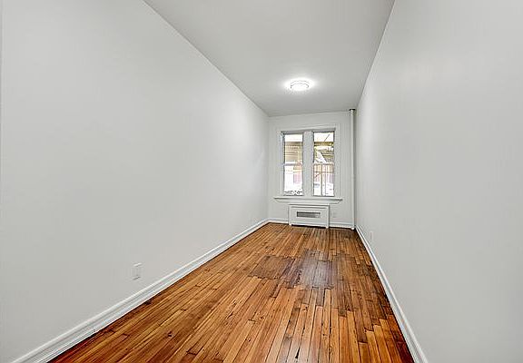 5th image of 409 14th St APT 1R