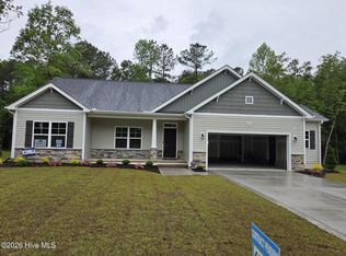2970 Tucker Hill Dr, Grimesland, NC 27837