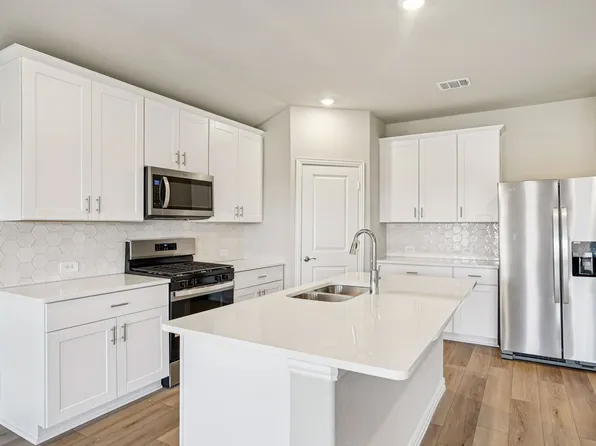 2229 Mustang Way, Seagoville, TX 75159