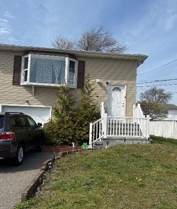 24 Beach Street, Massapequa, NY, 11758