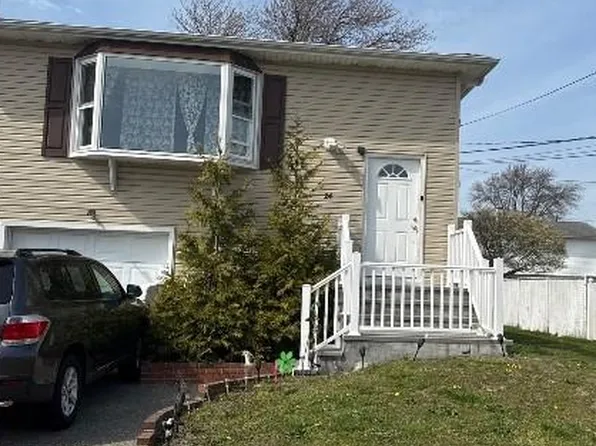 24 Beach Street, Massapequa, NY 11758