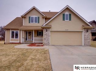 16429 Olive St, Omaha, NE 68136
