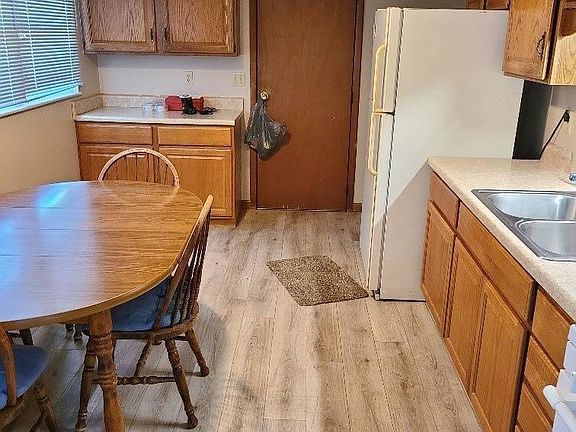 5th image of 2609 N Dittmer St
