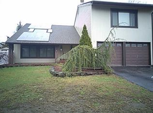 12 Harwood Rd, Marlton, NJ 08053