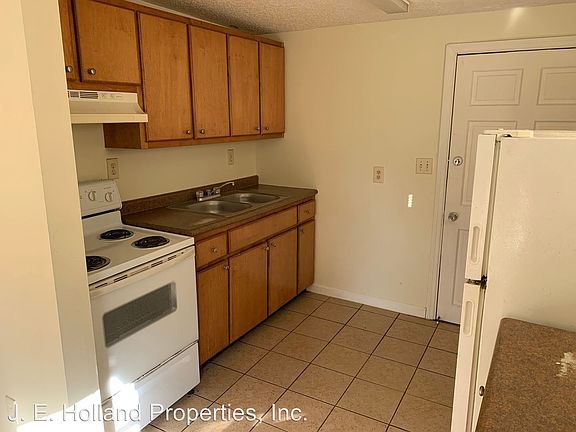 5th image of 8415 Hare Ave