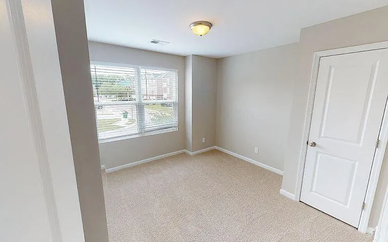 9073 Parlor Dr — Photo 4