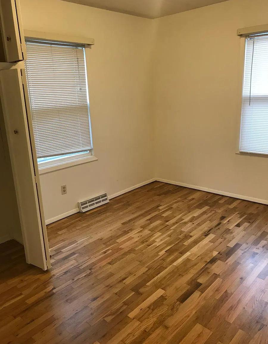 2 bed, 900 sqft, $1,400 — Photo 3