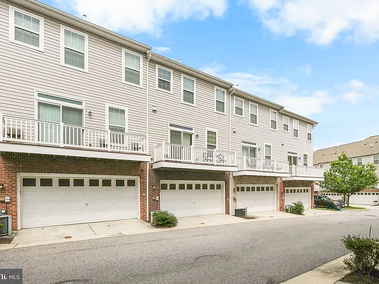 9624 Westerdale Dr — Photo 35