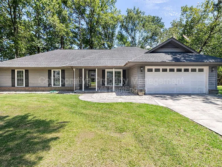 200 Hermitage Dr — Photo 1