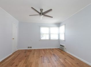 6727 211th St, Oakland Gardens, NY 11364