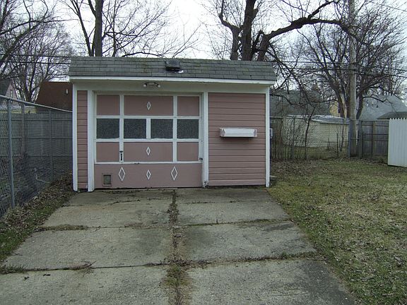 2nd image of 18705 Parkmount Ave