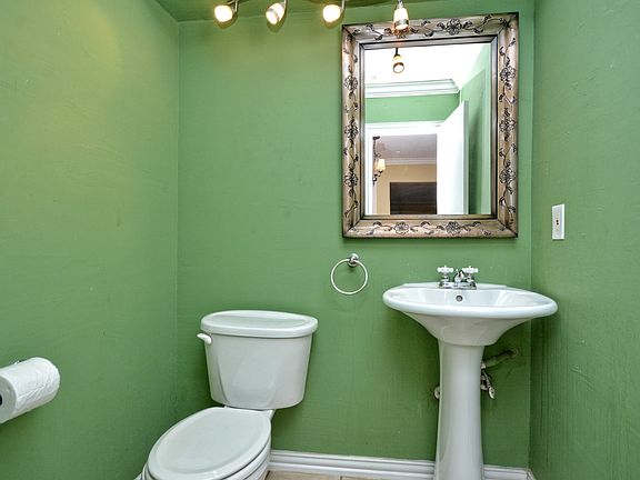 5th image of 8400 Jamestown Dr APT 424