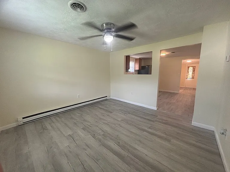 1105 Commerce St — Photo 4