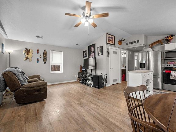 3rd image of 208 S Frances Ave