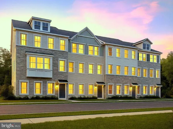 10556 Roundstone Ln, White Plains, MD 20695