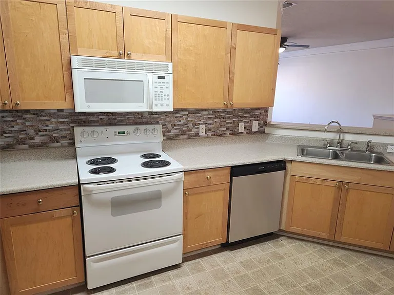 19901 Villa Tuscany Way #202 — Photo 6