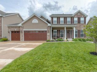 906 Harvestwynd Ct, Lake Saint Louis, MO 63367