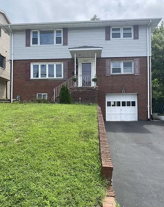 2 bed, $2,400 — Photo 1