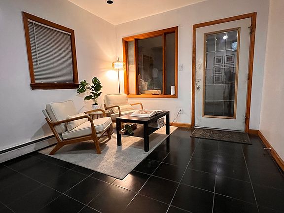 3rd image of 142 Saint Pauls Ave #4