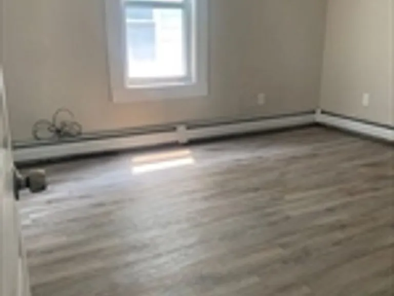 68 Conduit St — Photo 3