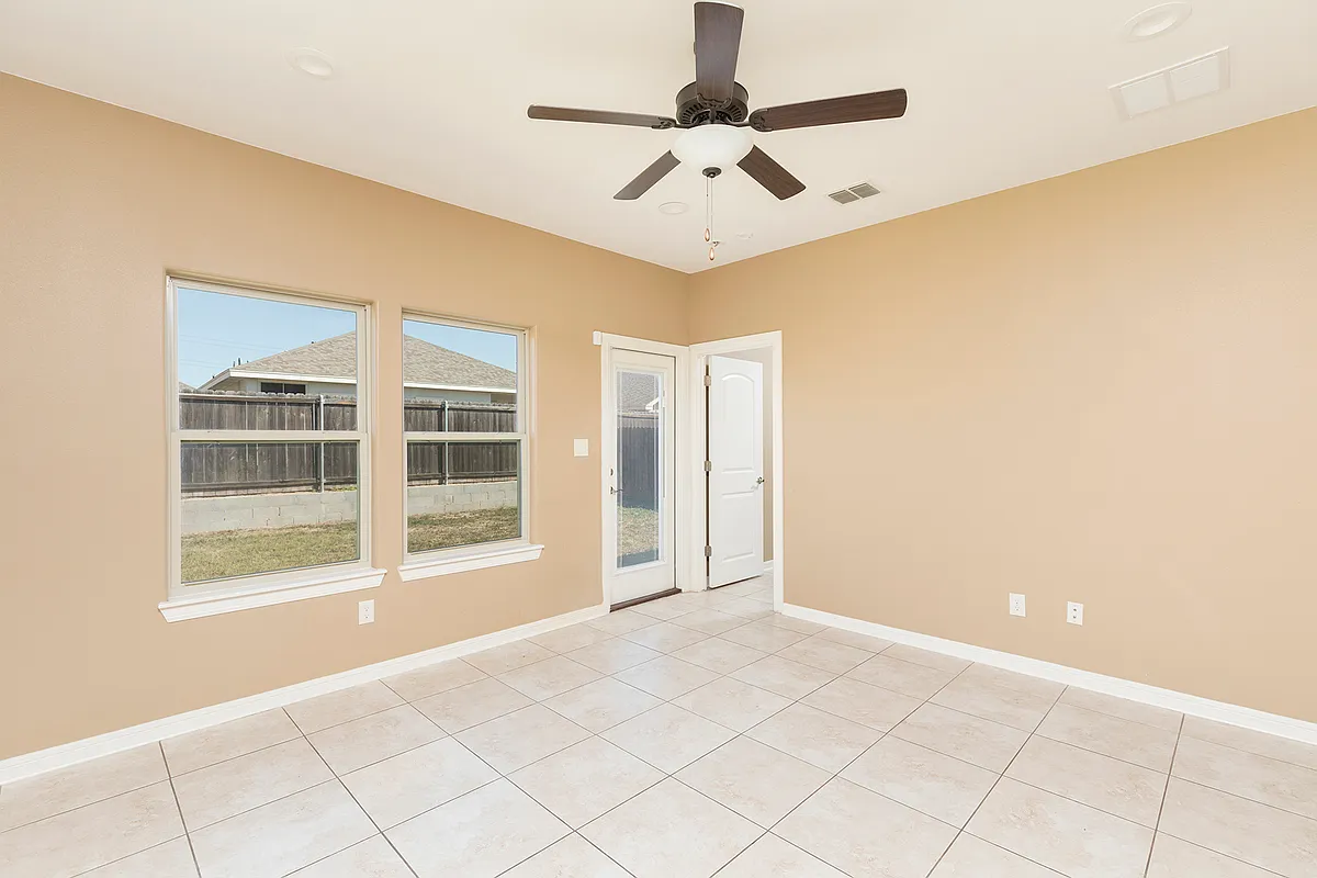 Building Photo - 1331 E Candor Dr