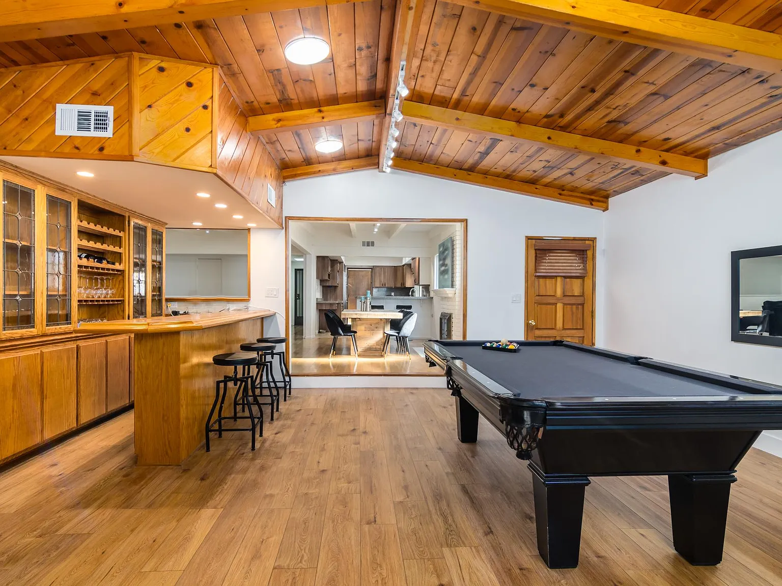 6135 Wilkinson Ave — Photo 3
