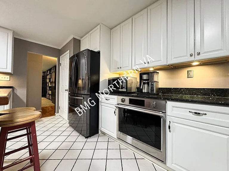 4800 Occoquan Overlook — Photo 11