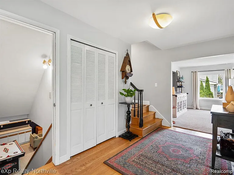 38205 Connaught Dr — Photo 25