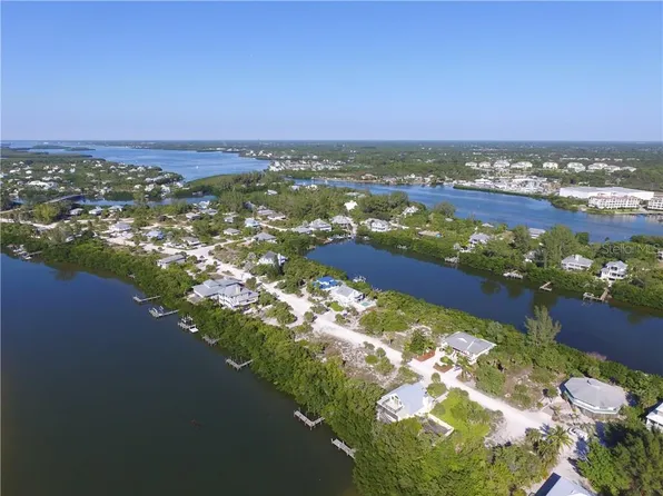 151 Bocilla Dr, Placida, FL 33946