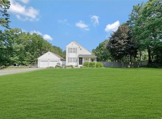 15 Patrick Ln, Ridge, NY 11961