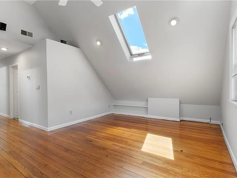 157 Irving Ave — Photo 13