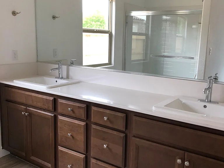355 N McArthur Ave — Photo 13