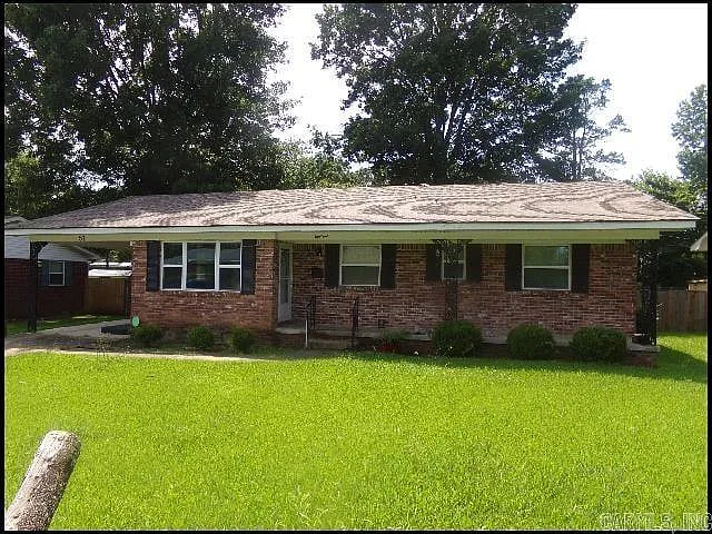 51 Meadowbrook Dr — Photo 2