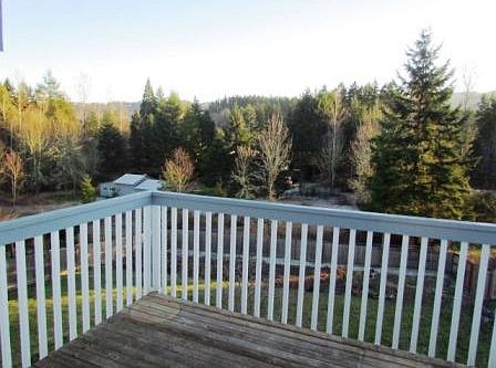 2nd image of 961 Erin Ln W