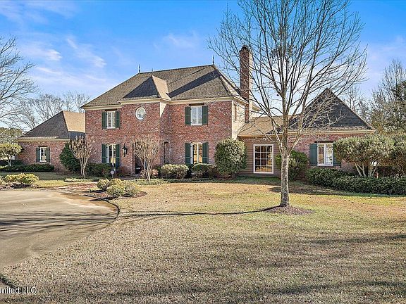 2nd image of 106 Cove Ln