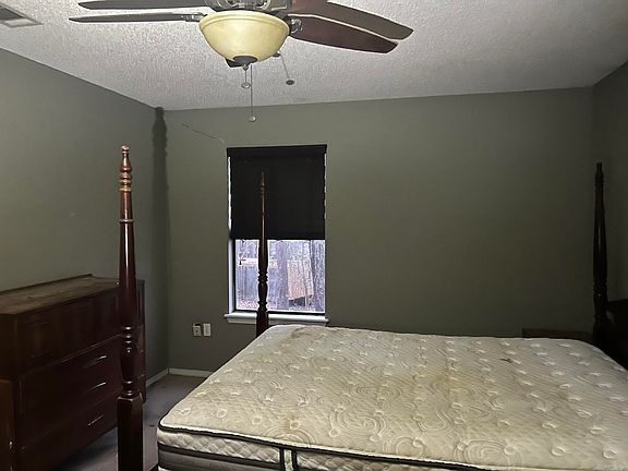 5th image of 43 Oak Ridge Dr