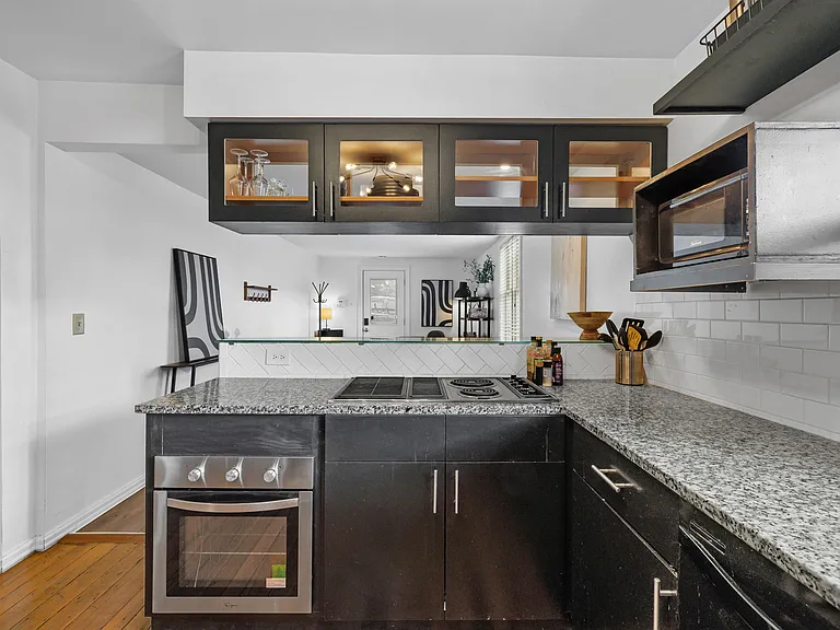 3200 Resha Ln — Photo 11