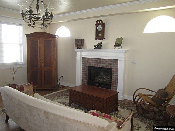 3rd image of 525 Coldwater Creek Dr
