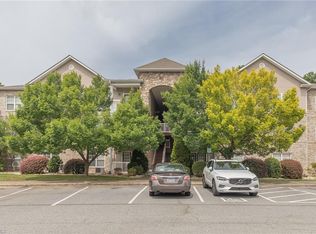 7106 W Friendly Ave UNIT 306, Greensboro, NC 27410