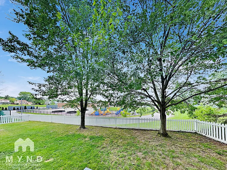 801 Ashford Glen Dr — Photo 19