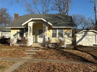 412 W Walnut St, Independence, KS 67301