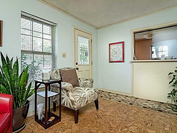 2nd image of 840 N Pollard Ave