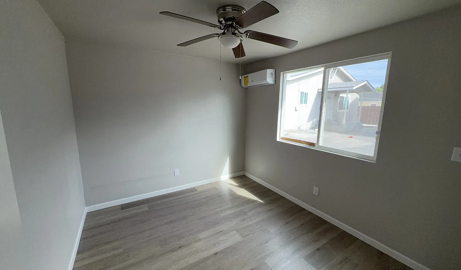 2 bed, 1.0 bath, $1,250 — Photo 4