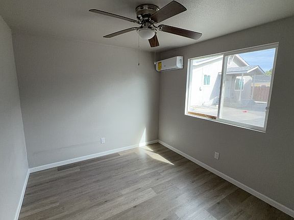 4th image of 1855 D St #10