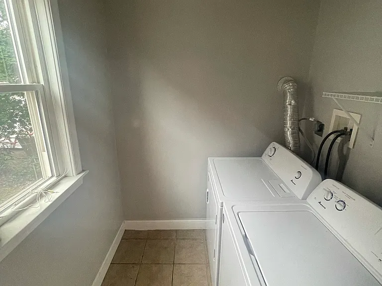 16-18 Brackett St #2 — Photo 23
