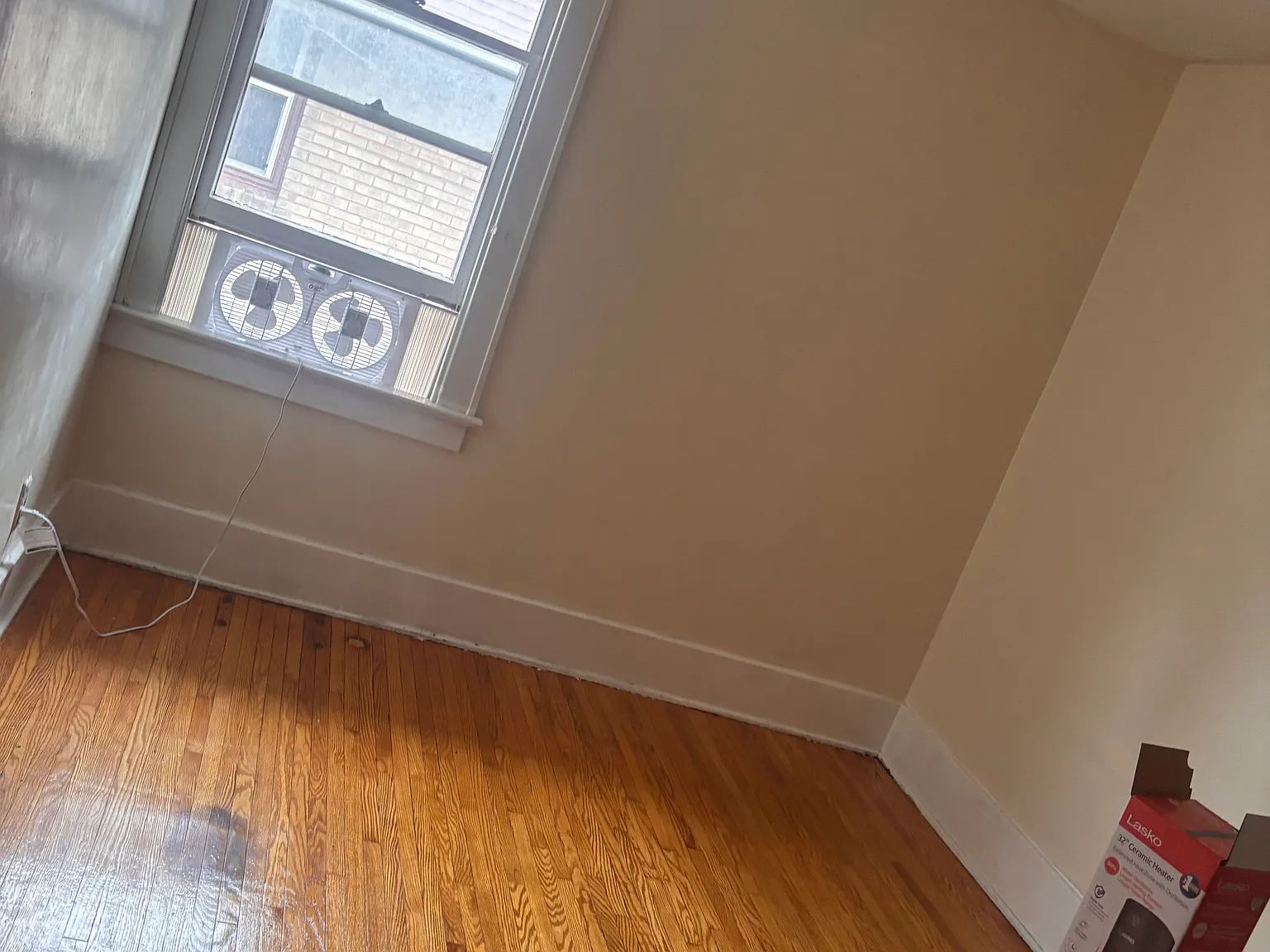 3 bed, 1300 sqft, $1,600 — Photo 2