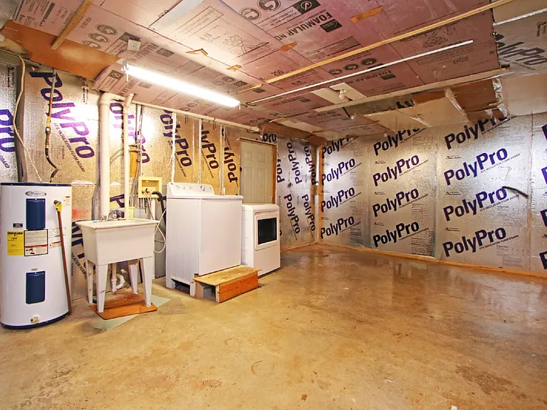 1041 Oak View Ct — Photo 24