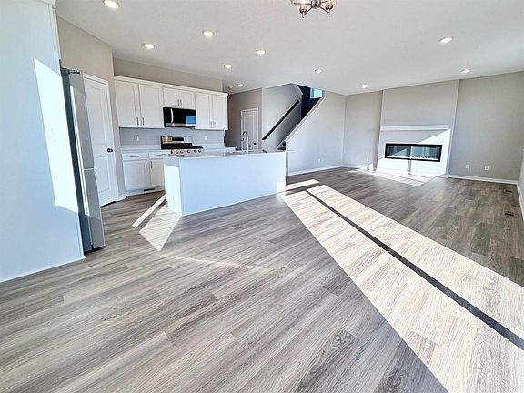 3rd image of 901 Misty Meadows Blvd